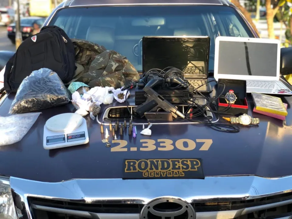 Rogério dos Santos Souza esta com drogas e armas