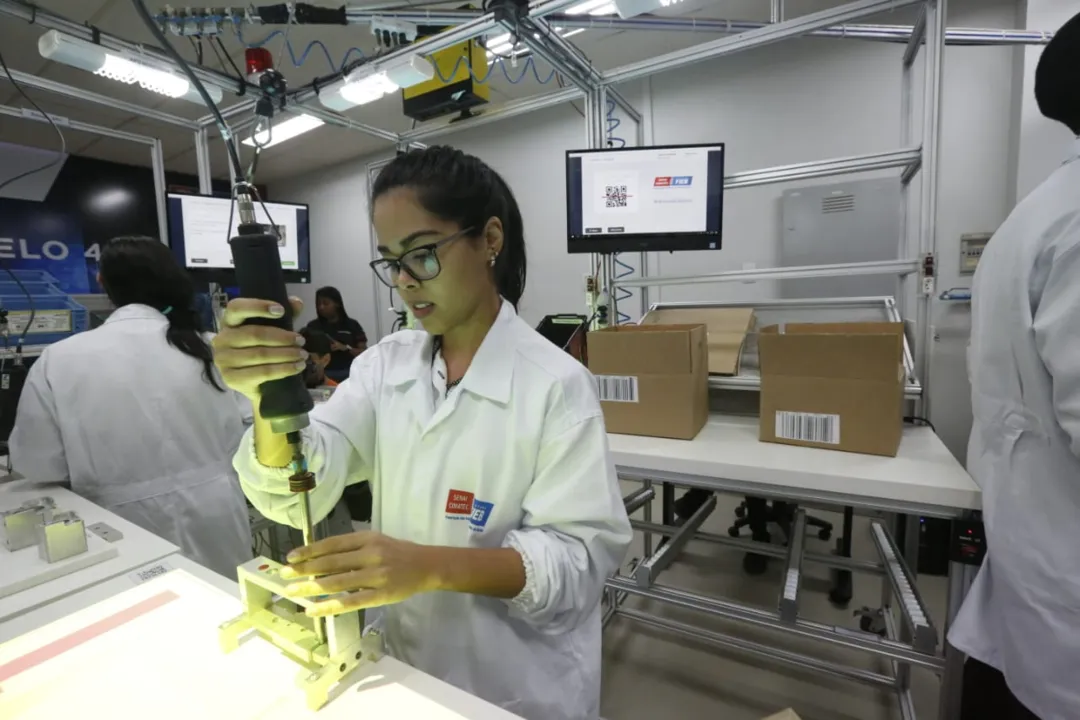 As novas tecnologias tem o objetivo de aumentar produtividade e competitividade da indústria brasileira por meio da digitalização