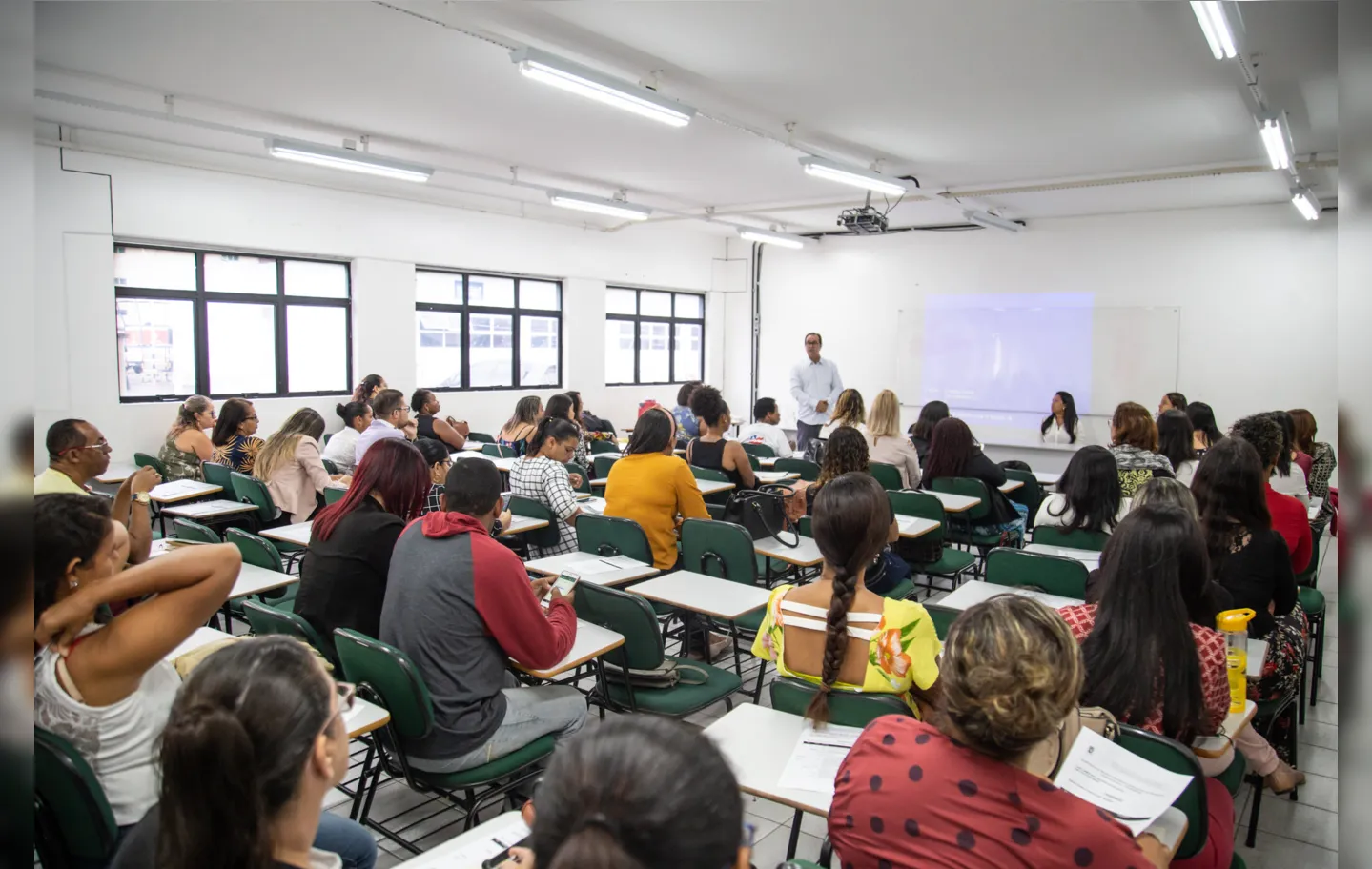 O curso “Qualificação da atenção às mulheres e adolescentes em situação de violência sexual” prossegue nesta sexta-feira (30), em Lauro de Freitas.