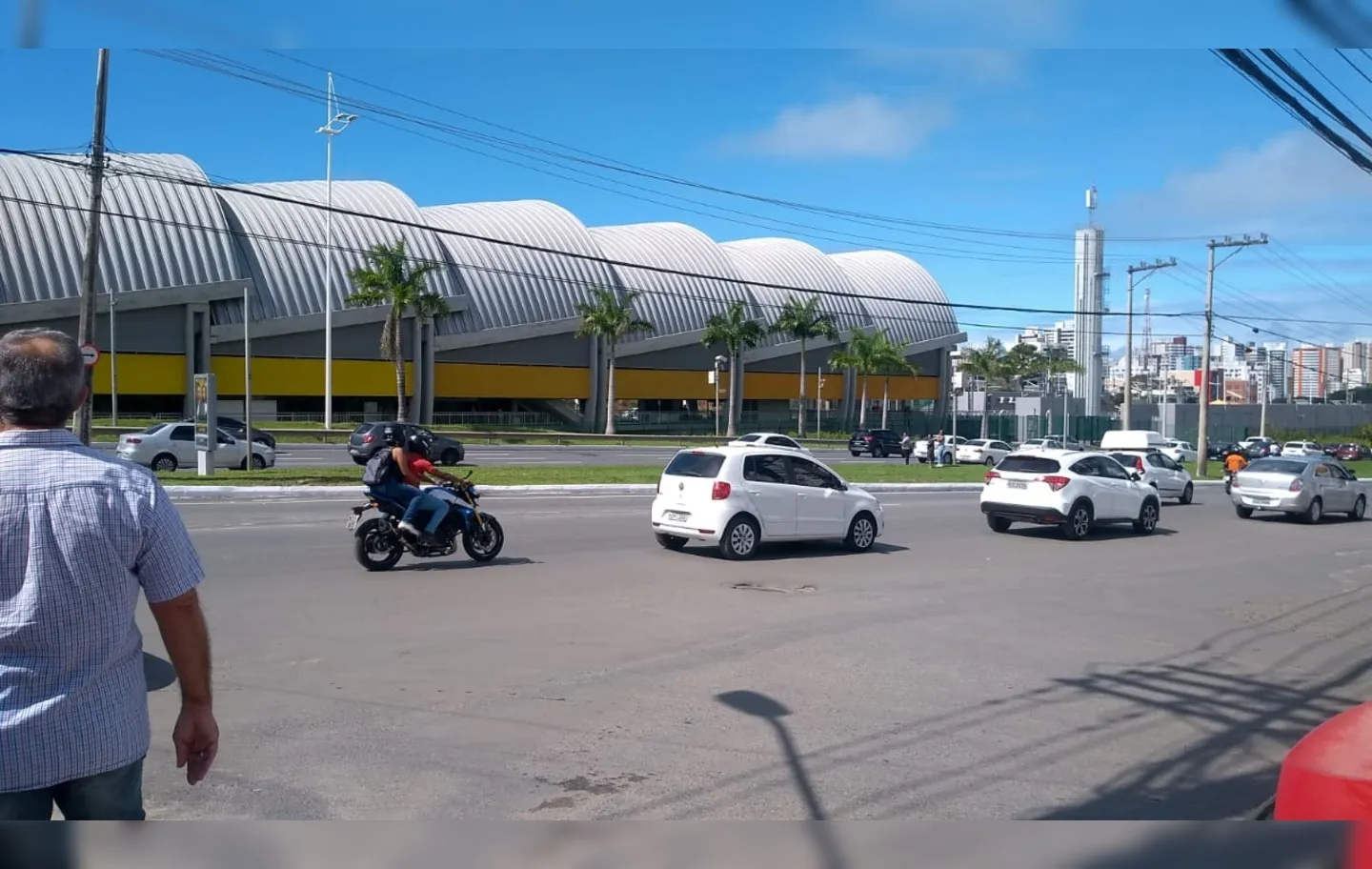 Condutores seguem até a Câmara Municipal de Salvador