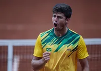 João Menezes derrota chileno e conquista o ouro no tênis do Pan; vôlei é bronze