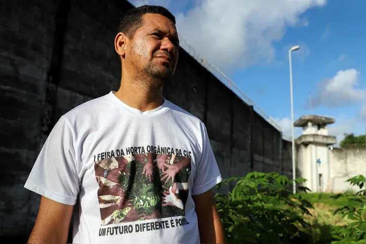 Imagem ilustrativa da imagem Internos da Colônia Penal Lafayete Coutinho cuidam de horta para ganhar liberdade