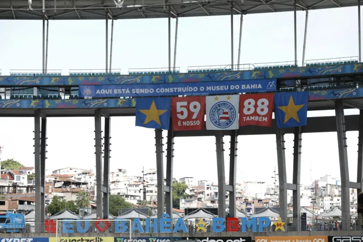 Gilberto faz hat-trick, Bahia atropela o Fla e encerra jejum de triunfos