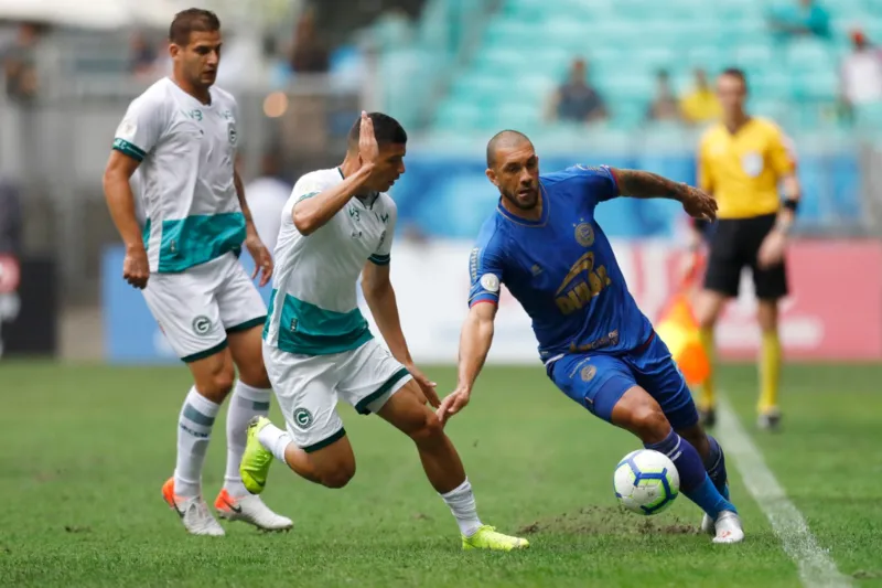 Na raça, Bahia arranca empate com o Goiás
