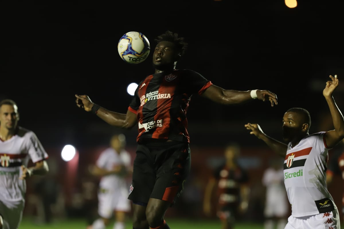 Vitória não sai do zero contra Botafogo-SP e perde chance de se afastar do Z-4