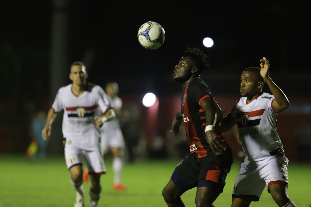 Vitória não sai do zero contra Botafogo-SP e perde chance de se afastar do Z-4
