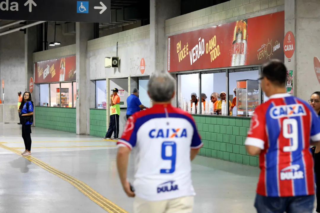 Bares da Arena ficaram vazios e quem comprou cerveja foi vaiado