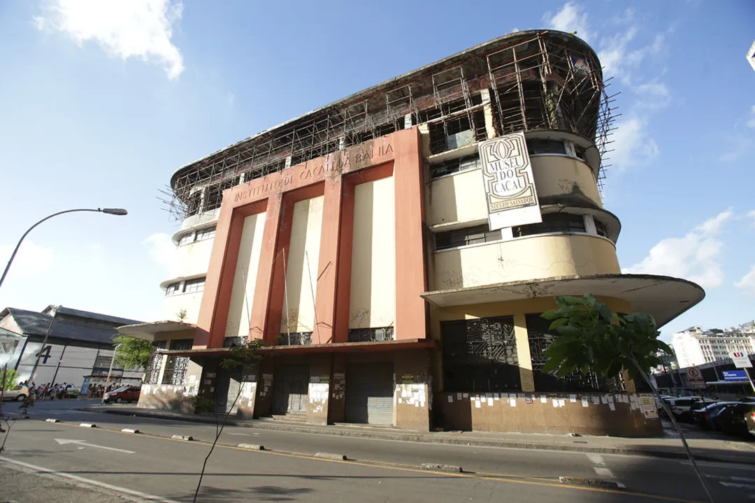 O instituto foi atingido por um incêndio que comprometeu o seu último pavimento