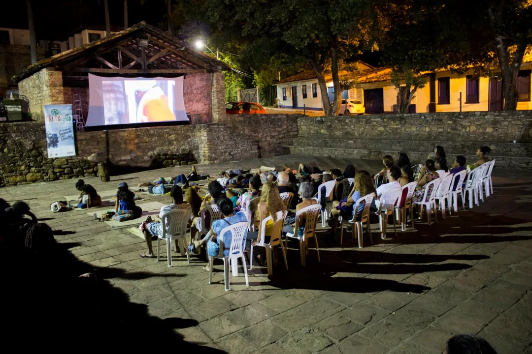 “Kbela”, da cineasta Yasmin Thayná, será exibido nesta terça-feira, em Lençóis, marcando o encerramento da edição 2019 do Cineclube Fruto do Mato.