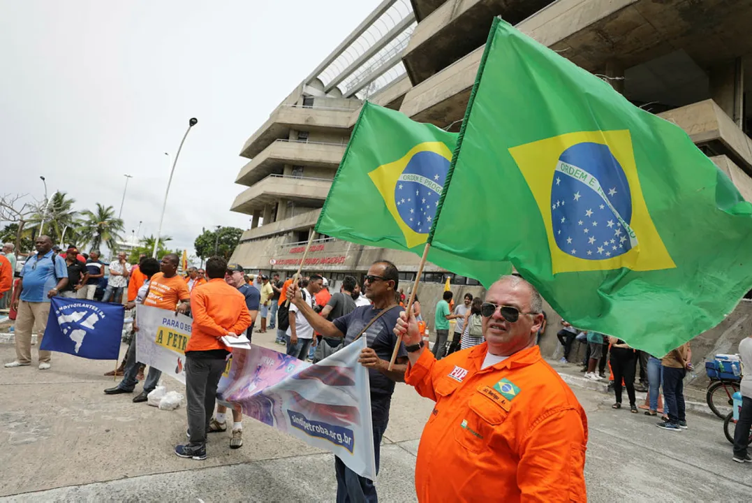 Sindicato dos Petroleiros da Bahia realizou manifestação na Assembleia