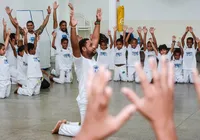 Capoeira e poesia mobilizam jovens de projeto social em Camaçari