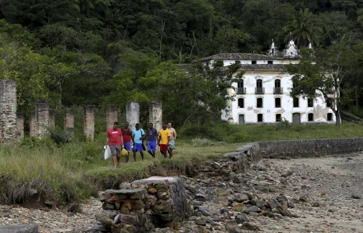 Fechado há 20 anos, Museu Wanderley Pinho guarda a memória da opulência e da escravidão no Brasil