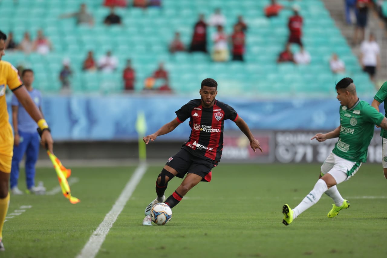 Em retorno à Fonte Nova, Vitória joga mal e perde para o Guarani