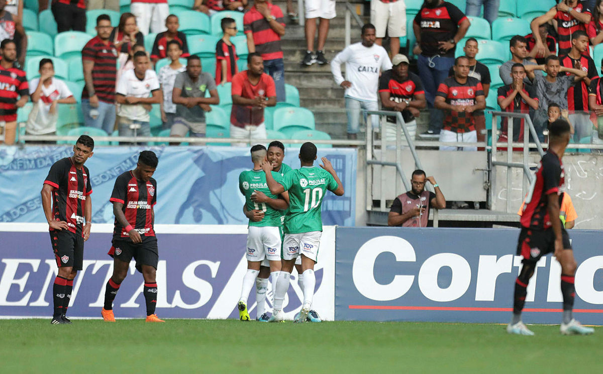 Em retorno à Fonte Nova, Vitória joga mal e perde para o Guarani