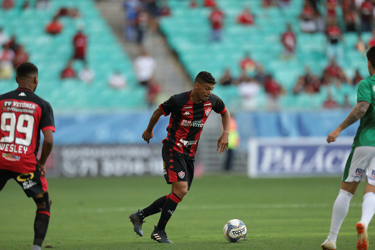 Em retorno à Fonte Nova, Vitória joga mal e perde para o Guarani