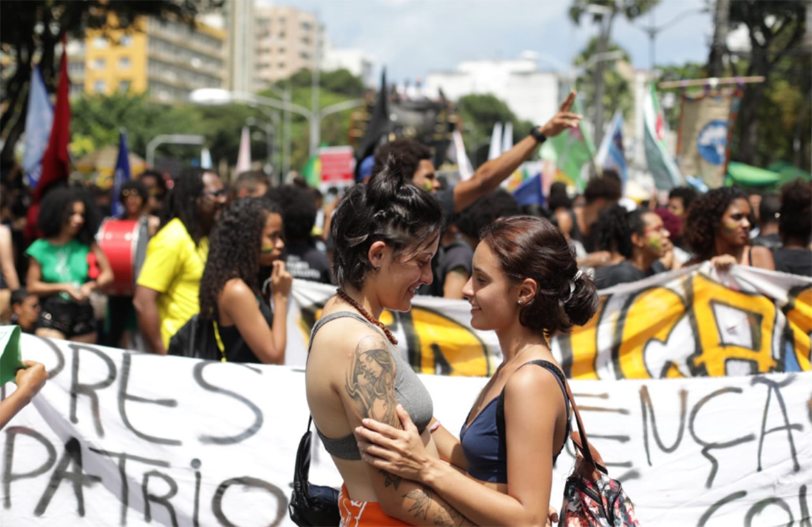 Imagem ilustrativa da imagem De preto, "Grito dos Excluídos" pede por melhorias na educação