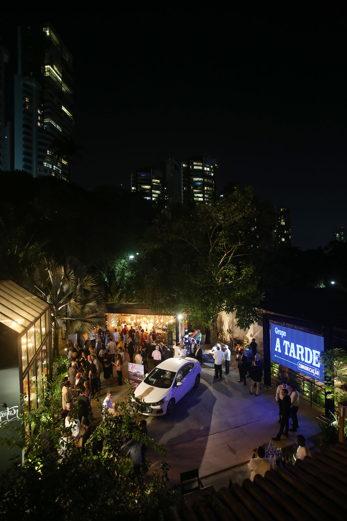 A TARDE celebra os 107 anos em noite de festa na CasaCor