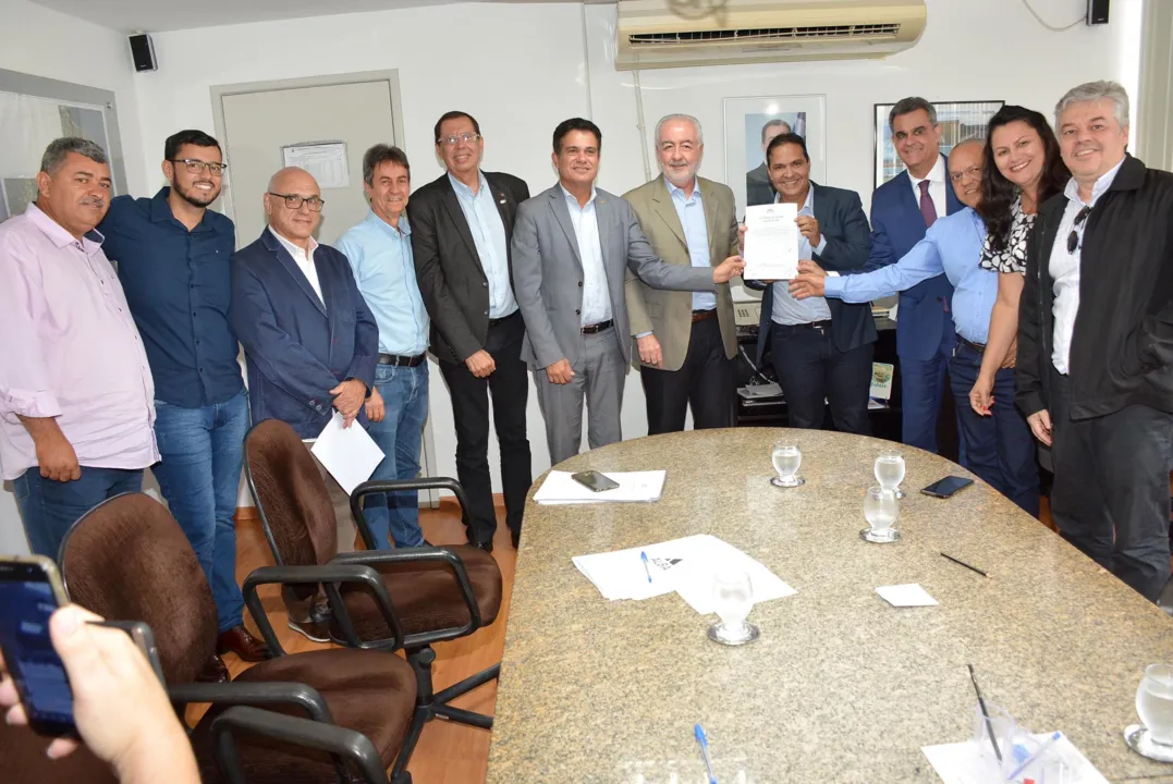A assinatura do edital de licitação para a implantação do aeroporto aconteceu na segunda-feira (07)