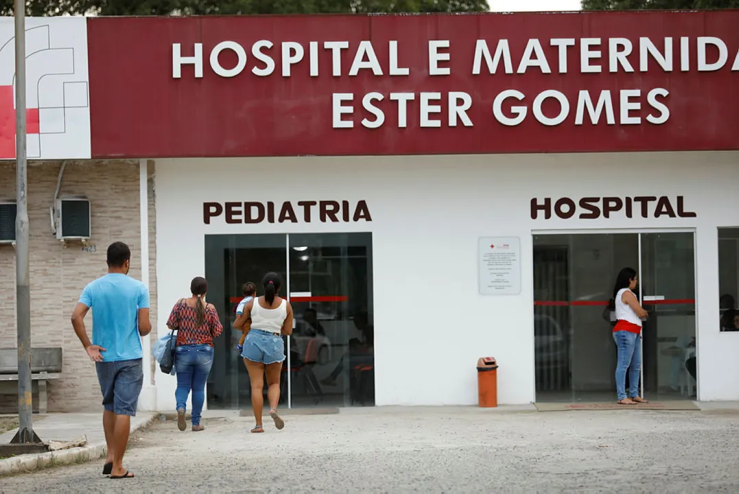 Em uma rede social da maternidade há reclamações sobre o atendimento