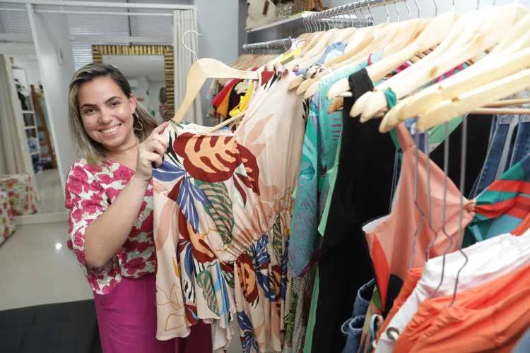 Bruna, da Amora Rosa, define como principal estratégia oferecer descontos de até 60%