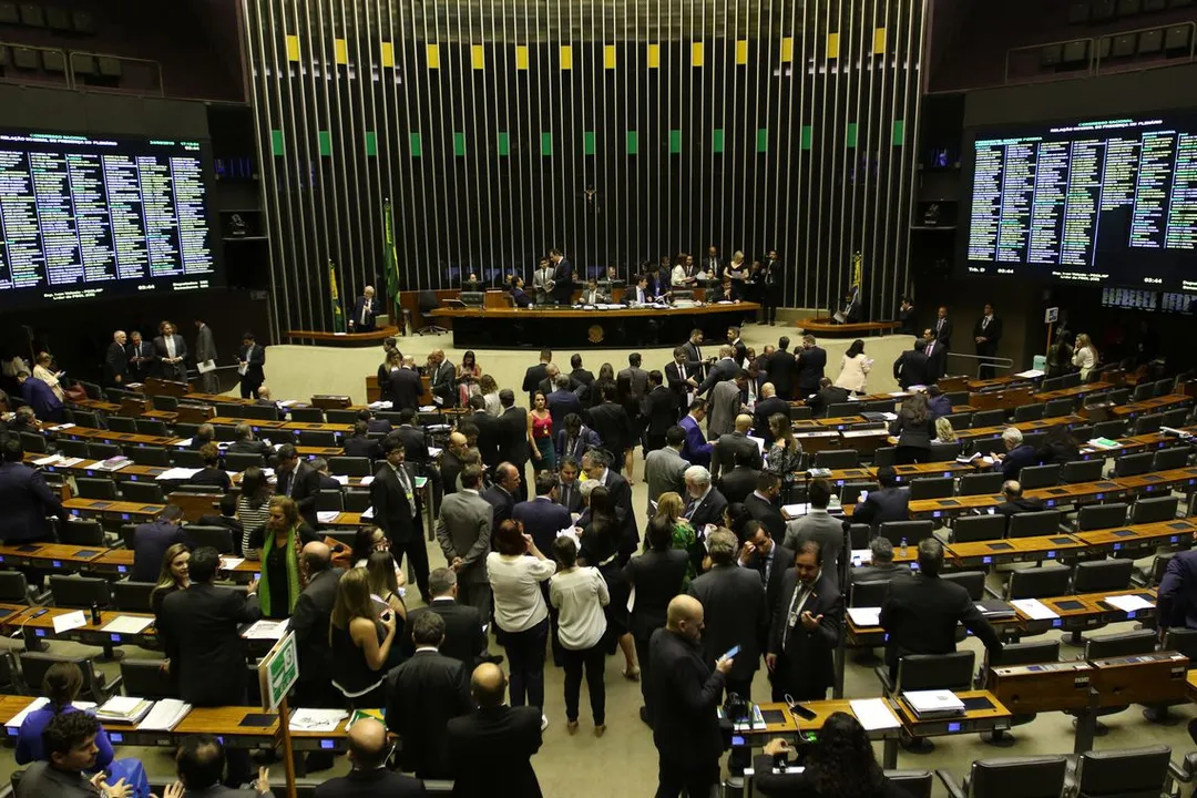 Texto prevê para o ano que vem salário mínimo de R$ 1.040