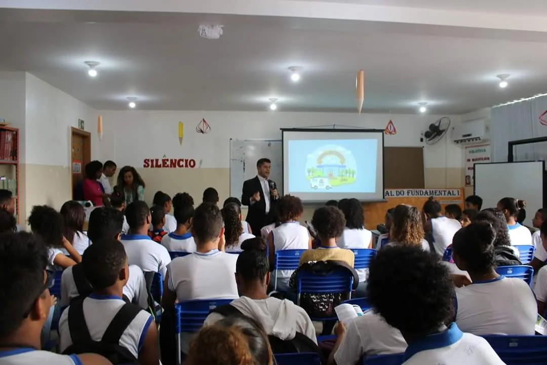 Mais de 450 estudantes já receberam a visita do projeto