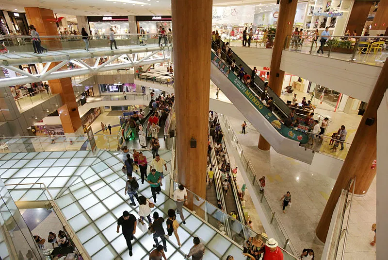 Liminar permitiu a abertura de lojas durante o feriado