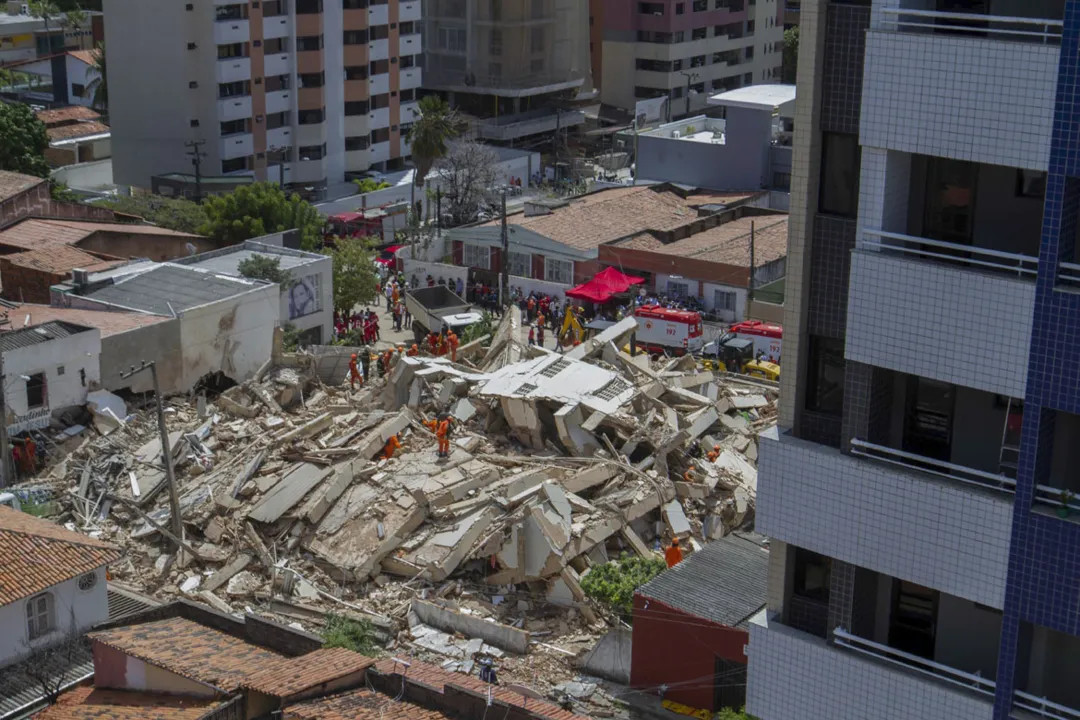 Prédio residencial de sete andares estava localizado em área nobre da capital cearense