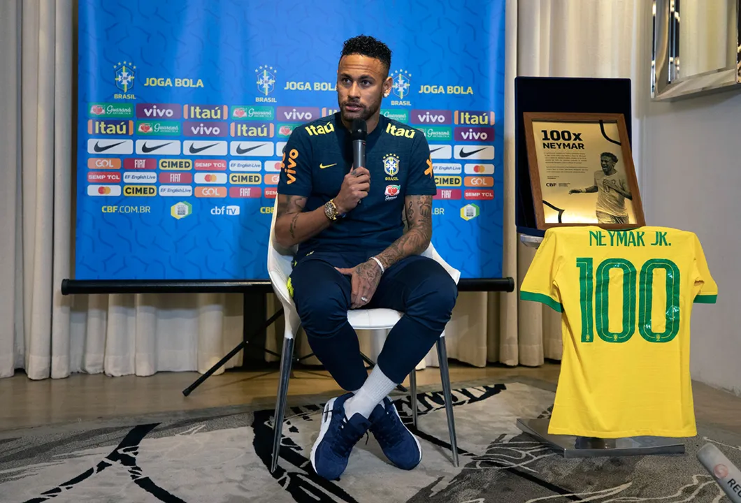 Defendendo a seleção desde 2010, Neymar vai completar cem jogos pela equipe no amistoso desta quinta-feira, 10