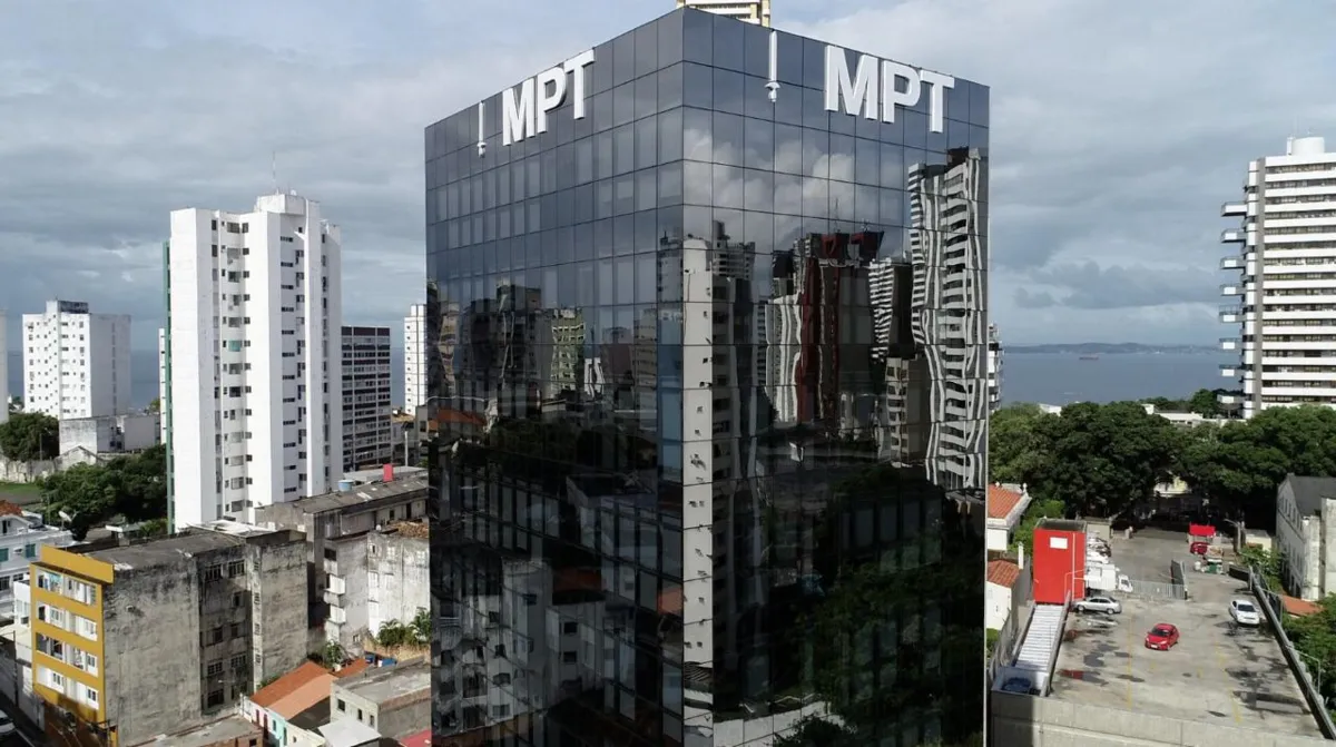 Há vagas para cursos de nível superior e técnico