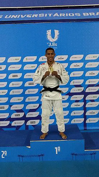 O baiano Diego Ferreira venceu na categoria meio-leve (até 66kg)