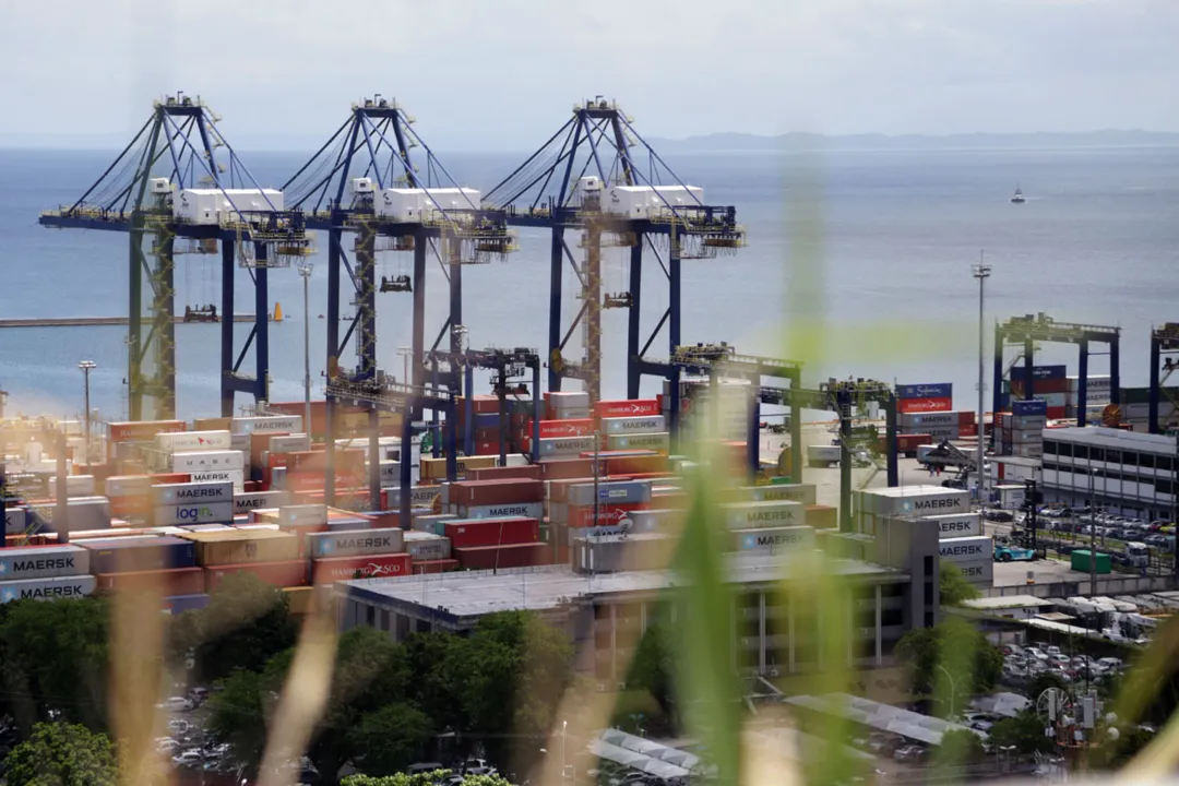 Justiça volta a parar a ampliação Porto de Salvador