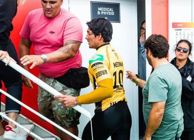 Medina foi punido e eliminado por interferência