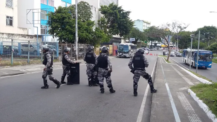 Imagem ilustrativa da imagem Cerca de R$ 9 mil e 300 chips são encontrados na sede da Aspra em Salvador