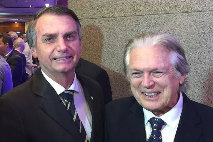 O presidente Jair Bolsonaro afirmou que "nunca" teve relação com o presidente do PSL, Luciano Bivar