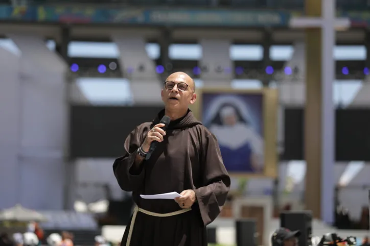 Milhares de fiéis participam de celebração em homenagem a Santa Dulce em Salvador