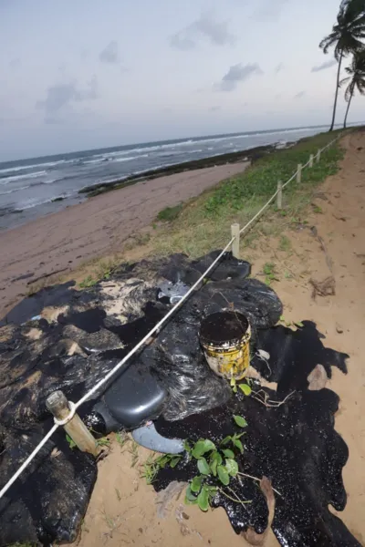 Praia do Forte já sente impacto do desastre ambiental no comércio