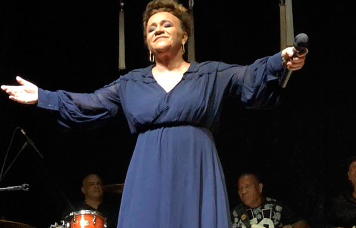 Artista apresenta o show 'A Vida é Hoje'