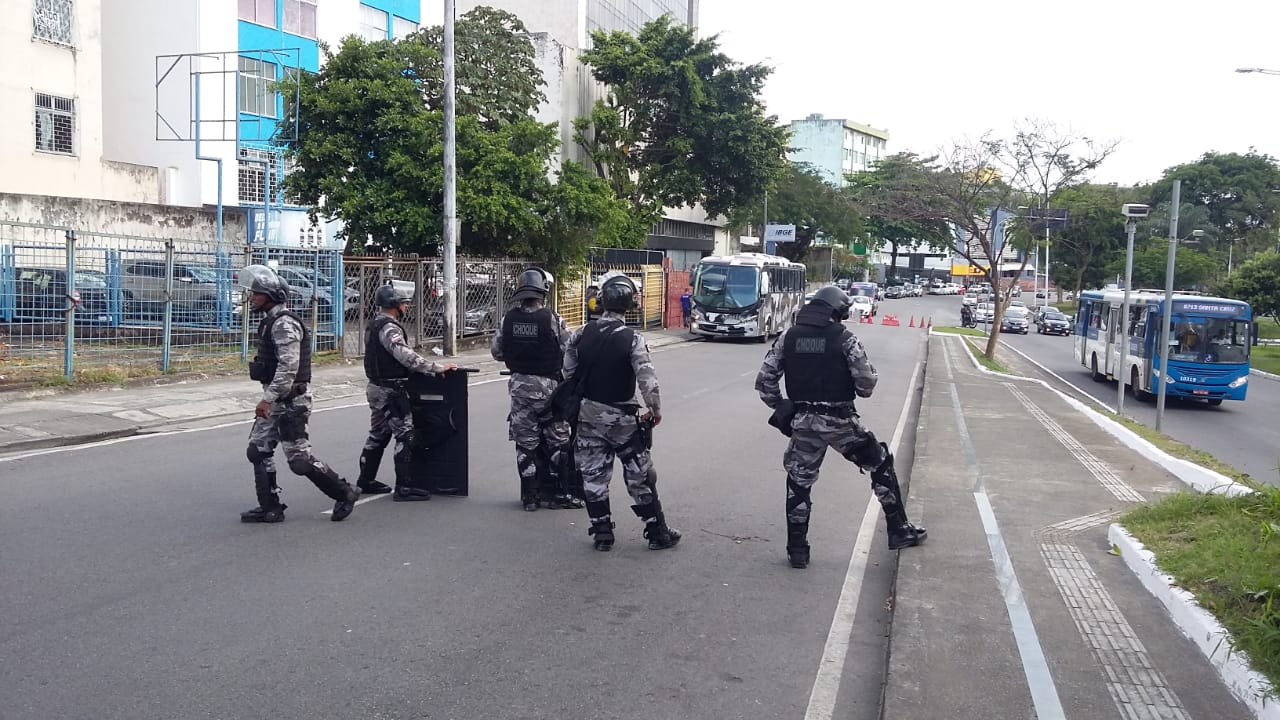 Imagem ilustrativa da imagem Cerca de R$ 9 mil e 300 chips são encontrados na sede da Aspra em Salvador