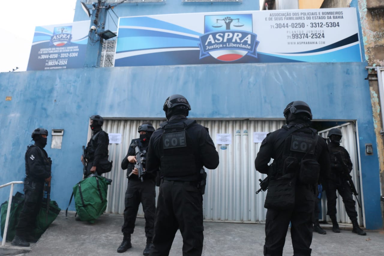 Imagem ilustrativa da imagem Cerca de R$ 9 mil e 300 chips são encontrados na sede da Aspra em Salvador