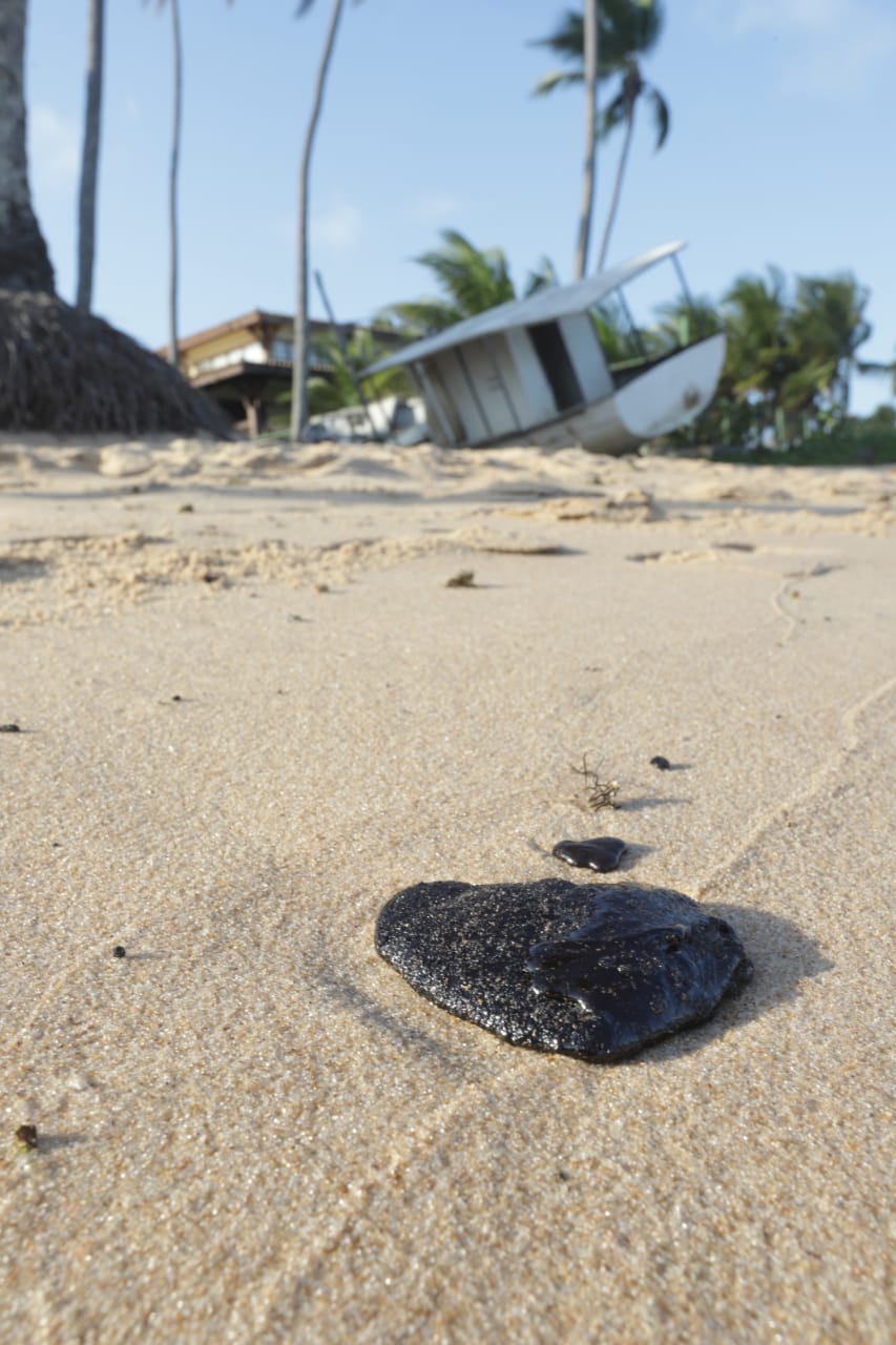 Praia do Forte já sente impacto do desastre ambiental no comércio