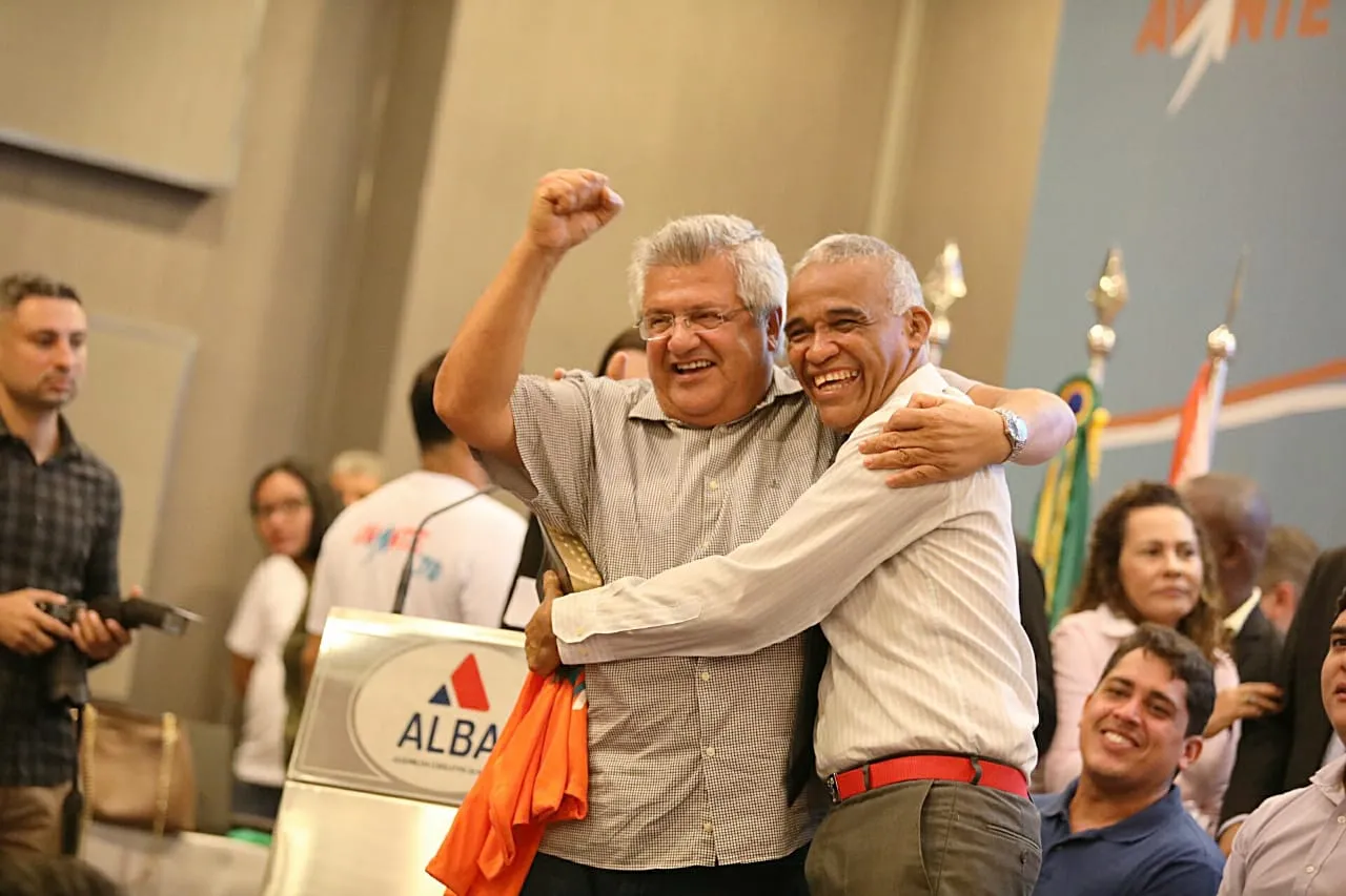 Imagem ilustrativa da imagem Isidório é ovacionado em ato do Avante e ganha força na corrida pela prefeitura de Salvador