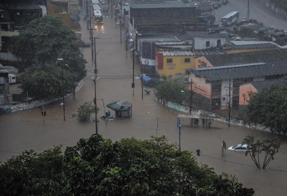 Região ficou alagada por conta da chuva | Foto: Felipe Uruatã | Ag. A TARDE
