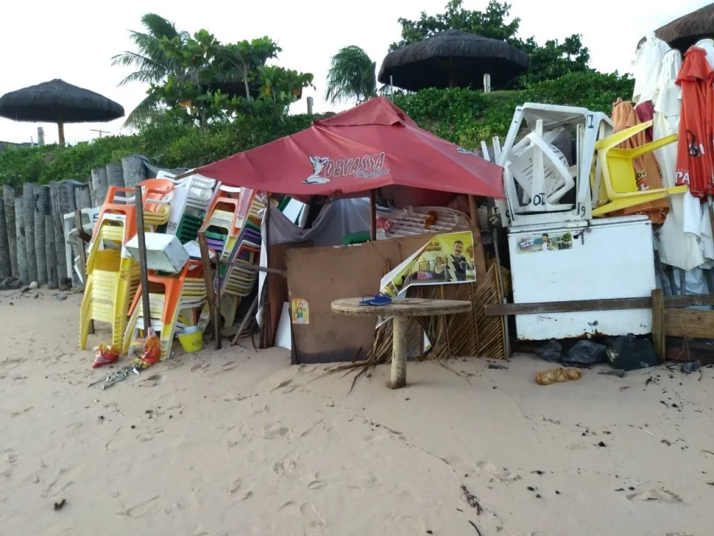 MP notificou a gestão de Elinaldo para que resolvesse a ocupação ilegal da praia | Foto: Divulgação