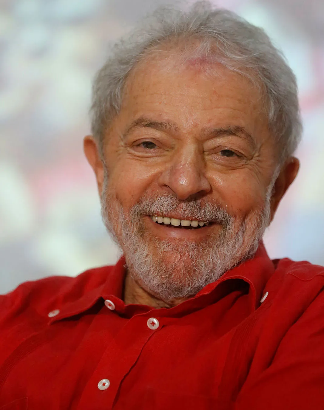 Lula foi abraçado, beijado, acariciado. E retribuiu no tom | Foto: Rafael Martins | Ag. A TARDE
