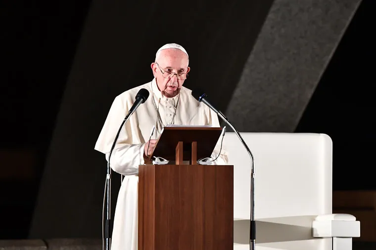 O papa também se revoltou neste domingo contra toda a cadeia de armas | Foto: Vincenzo Pinto | AFP