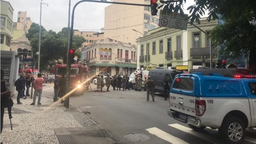 Quatro pessoas permanecem como reféns | Foto: Divulgação | COR