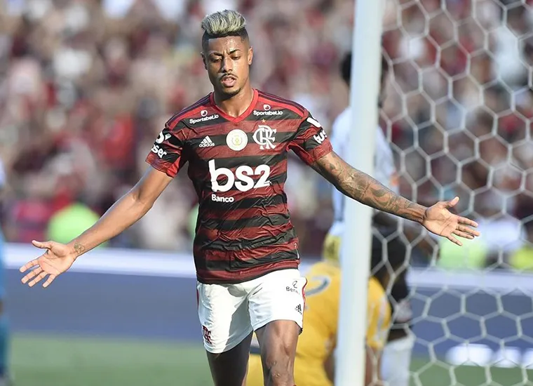 Com o hat-trick, Bruno Henrique chegou aos 15 gols no campeonato | Foto: Paulo Sérgio | Estadão Conteúdo