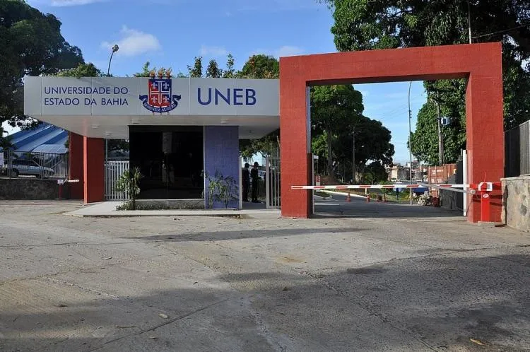 Programa beneficia estudantes das universidades estaduais, como a UNEB.
