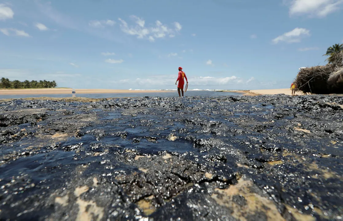 Desastre ambiental ocorreu em 2019. No prejuízo calculado pela PF ainda não consta impacto para comunidades litorâneas | Foto: Adilton Venegeroles | Ag. A TARDE